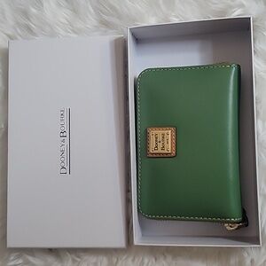 #30.NWT Dooney & Bourke Wallet